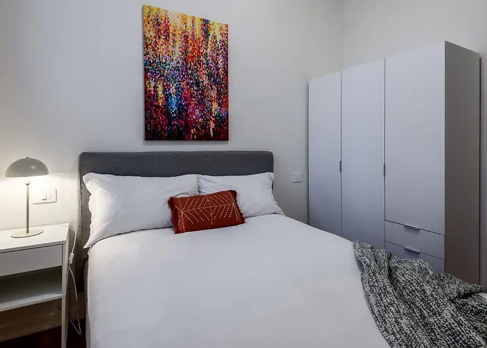 Stayeasy Crocetta - Duomo Walking, 2 Bedrooms 2 Baths *