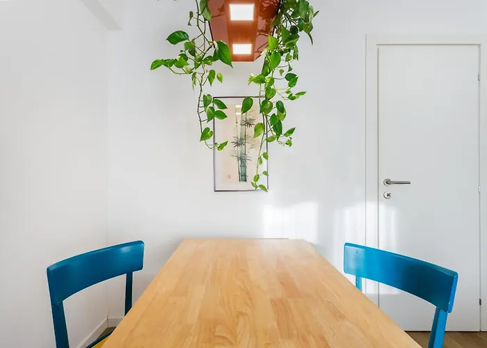 Cosmopolitan House - Modern Bocconi Apartment Milan