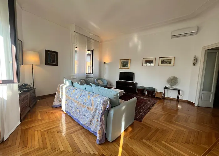 Prestigious 3 Bedrooms, 8 Guest, Centre Porta Romana Milánó