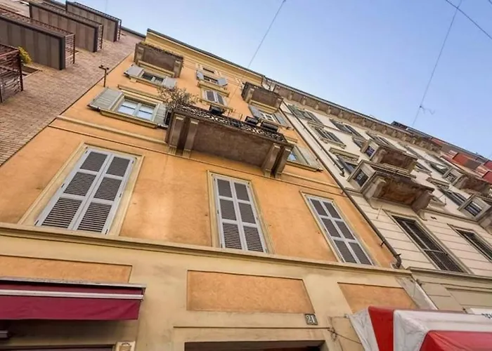 0015 - Navigli - M2 Line Flat * ميلان