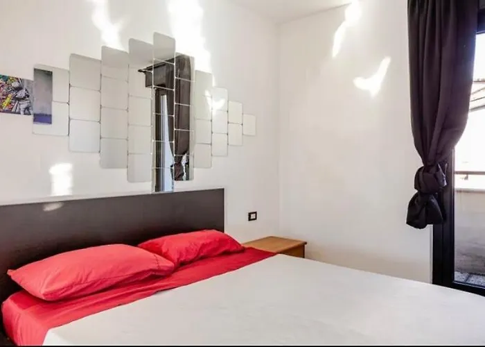 3 Bedrooms With Terrace Close To The Center *