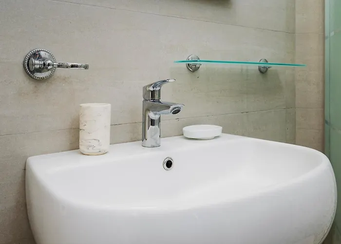 Classbnb - Luxurious And Spacious 5-bedroom And 5-bath Apartment, Just 3 Minutes From Station Metro, M2 M3 Yellow Lines 밀라노