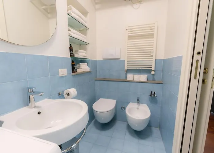 R Orchidea House アパート *