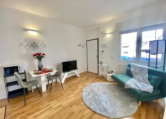 Apartamento Albani Life, Stile & Comfort In Soluzione Silenziosa E Indipendente, Comoda Per Stadio San Siro, Rho Fiera E Life *