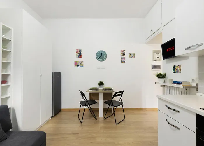 Station In 15 Min, Charming * ميلان