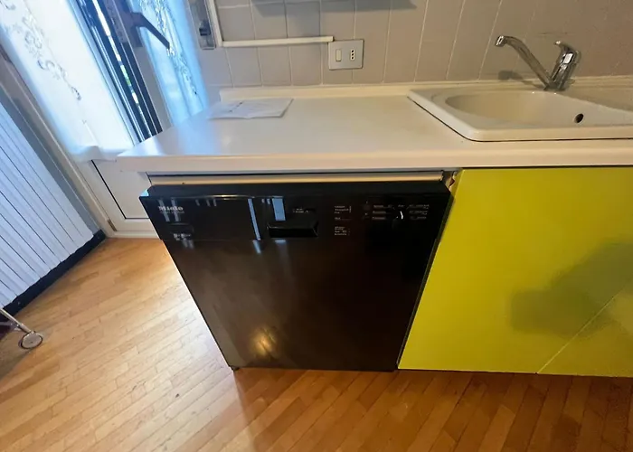 Prestigious 3 Bedrooms, 8 Guest, Centre Porta Romana 아파트 *