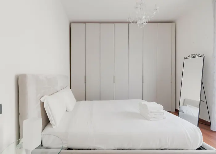 Guesthost - Lorenteggio Charming Flat Appartamento