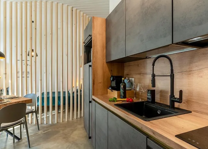 Private Garden&metro 2 Min - Wooden Wave Flat