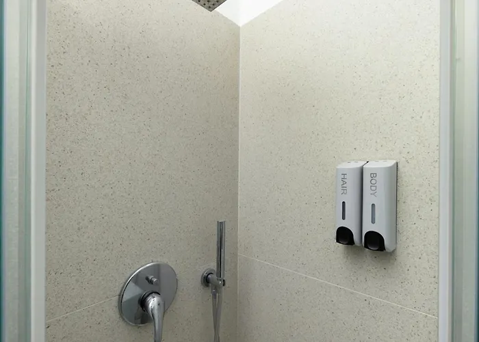 Station In 15 Min, Charming ميلان