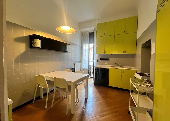 Prestigious 3 Bedrooms, 8 Guest, Centre Porta Romana 밀라노