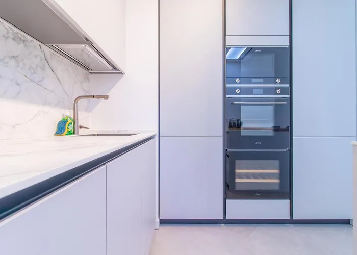 Olgiati Twelve - 3 Charming Bedrooms And Gym *