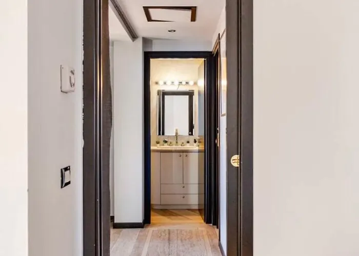 3 Bedrooms With Terrace Close To The Center Daire