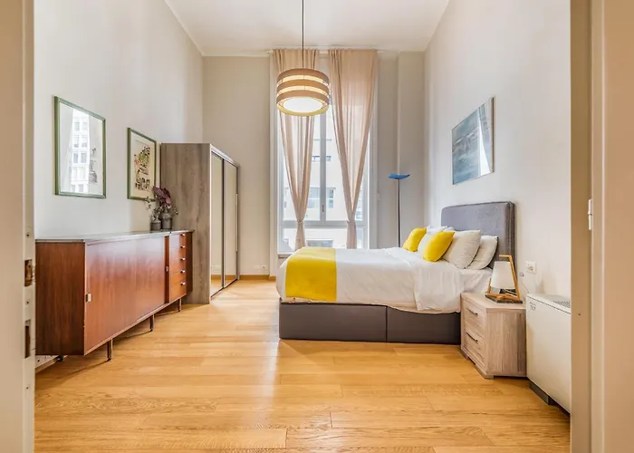 4 Pax Luxury Duomo San Babila דירה מילאנו