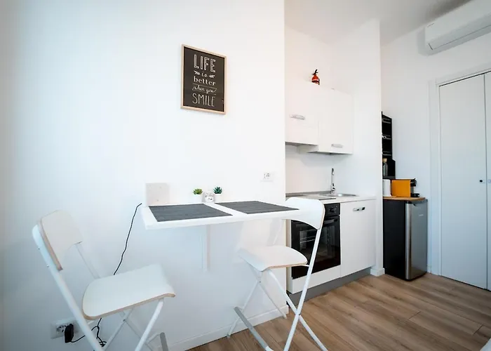 San Siro 6 Min - Life 15 Min アパート *