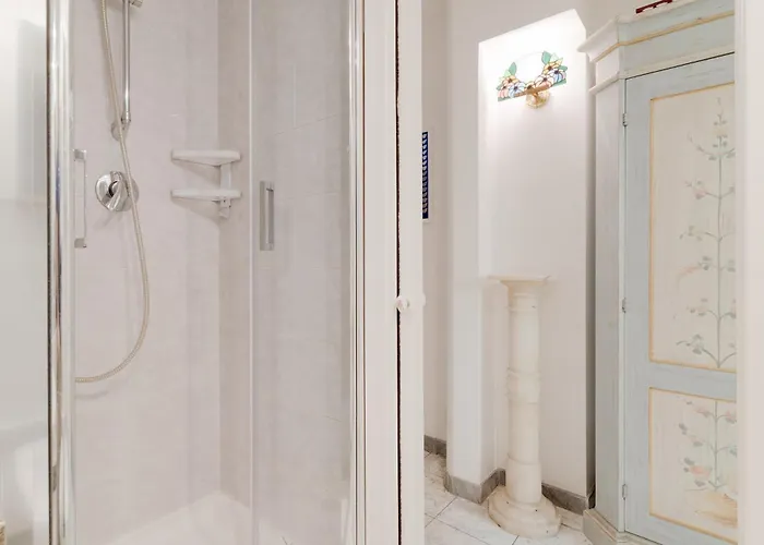 Guesthost - Arco Della Pace *