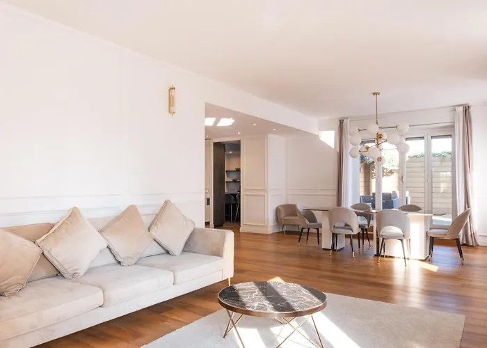 Lusso, Stile E Un Meraviglioso Terrazzo Nel Cuore Di