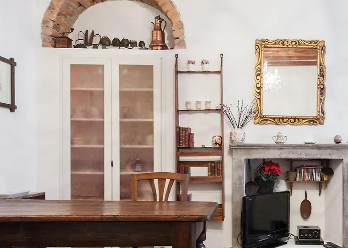 Romantic Flat Navigli Darsena * Mediolan