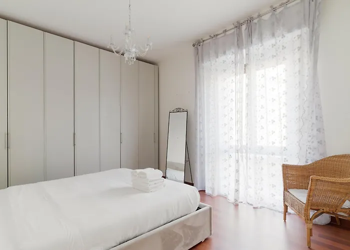 Guesthost - Lorenteggio Charming Flat Μιλάνο