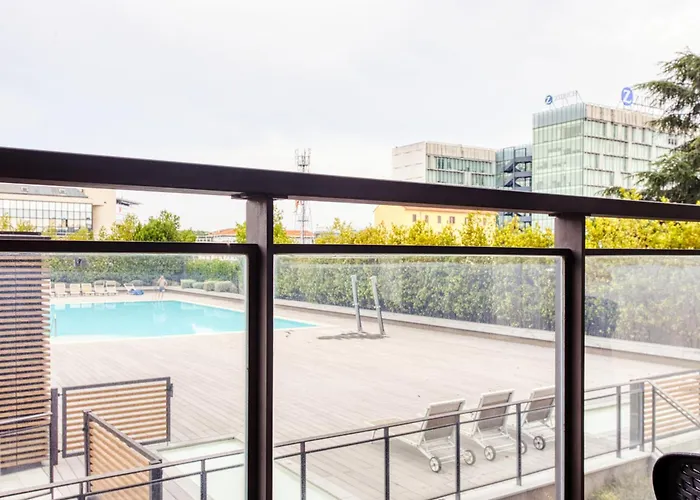 Giaxtower Gym & Pool Romantic Pool View Apartment *