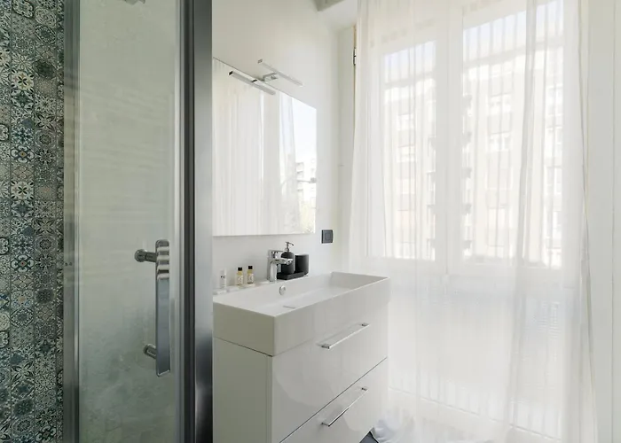 Guesthost - Lorenteggio Charming Flat