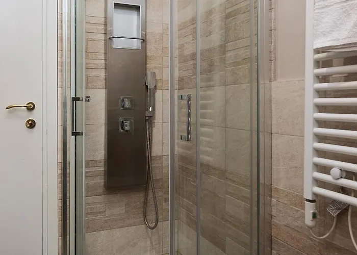 Classbnb - Luxurious And Spacious 5-bedroom And 5-bath Apartment, Just 3 Minutes From Station Metro, M2 M3 Yellow Lines Lägenhet Milano