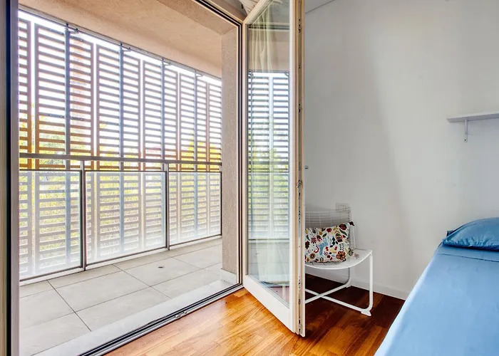 Apartment Giaxtower Gym & Pool Romantic Pool View Milan