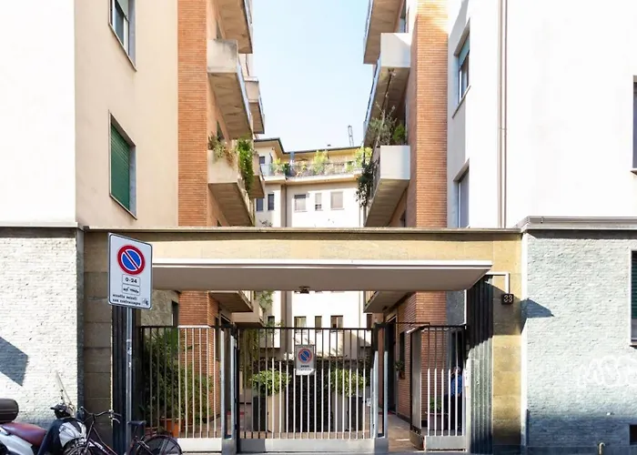 Stayeasy Crocetta - Duomo Walking, 2 Bedrooms 2 Baths * Milano