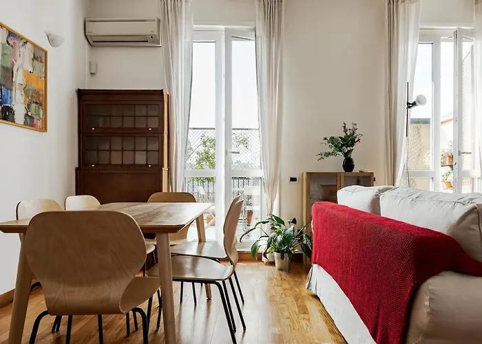 Center Rooftop With Terrace In Porta Romana *