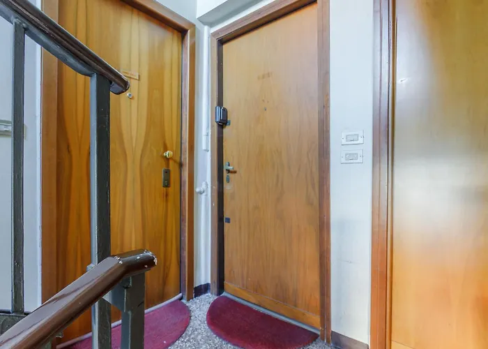 Cosmopolitan House - Modern Bocconi * מילאנו