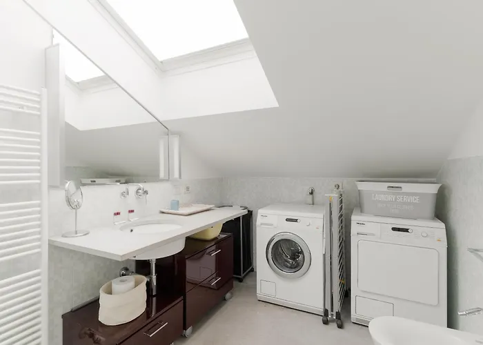 Guesthost - Navigli Modern Flat Appartement *