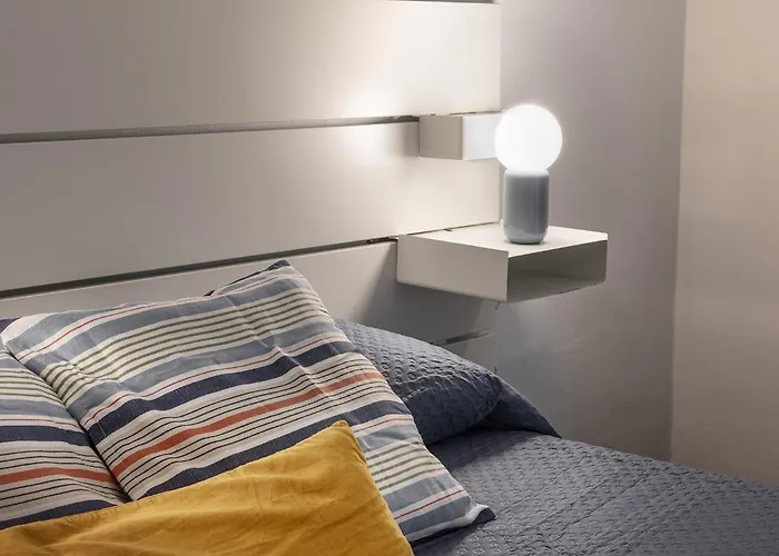 La Corte Milanese - Bocconi, Navigli & Duomo * Milán