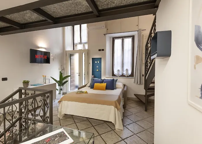 La Corte Milanese - Bocconi, Navigli & Duomo Milán