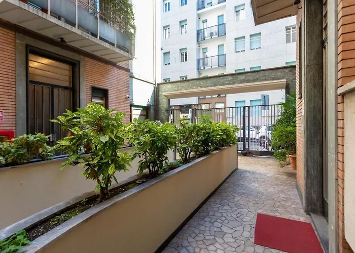 Stayeasy Crocetta - Duomo Walking, 2 Bedrooms 2 Baths Milano