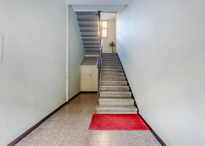 דירה Cosmopolitan House - Modern Bocconi מילאנו