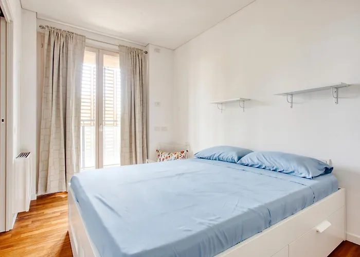 Giaxtower Gym & Pool Romantic Pool View Apartment