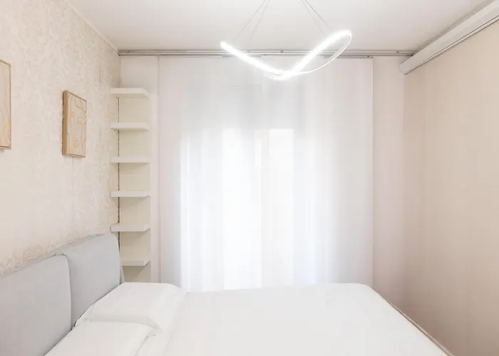 Lägenhet Ampio E Accogliente Bilocale In Zona Bicocca *