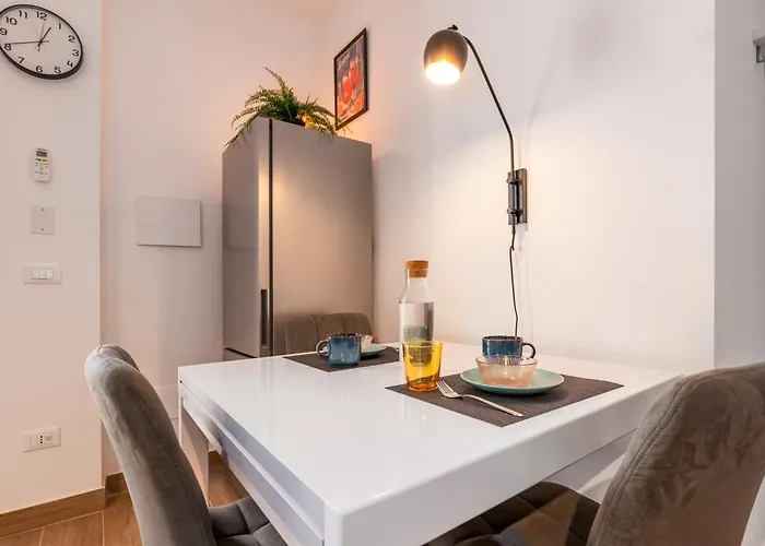 Habesha Flats - A Quiet Retreat Just Steps From The Metro M1 *