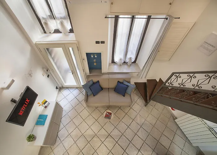 La Corte Milanese - Bocconi, Navigli & Duomo *