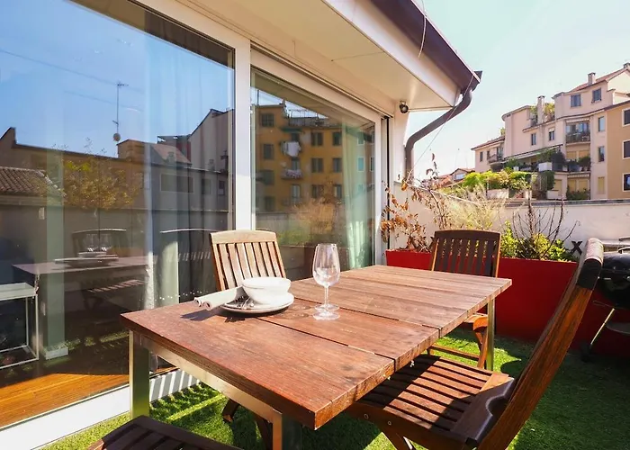 아파트 Contempora - Attic With Terrace In The Heart Of Porta Romana *