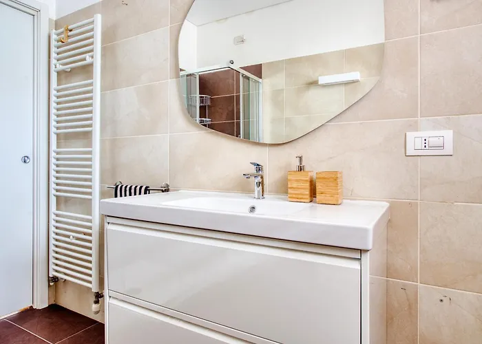 Giaxtower Gym & Pool Romantic Pool View Apartment