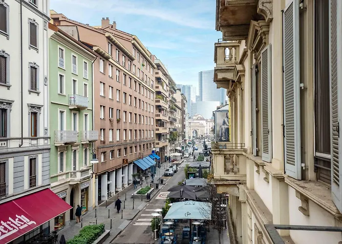 Luxury 3 Bedrooms In Brera Apartment