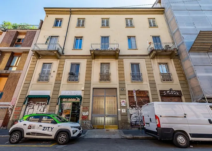 Vecchia Milano, 10 Minutes From The Duomo Апартаменты