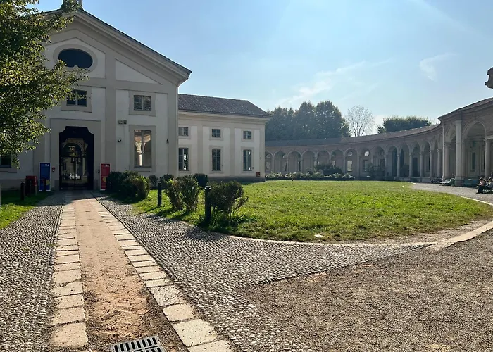 Prestigious 3 Bedrooms, 8 Guest, Centre Porta Romana 아파트 밀라노