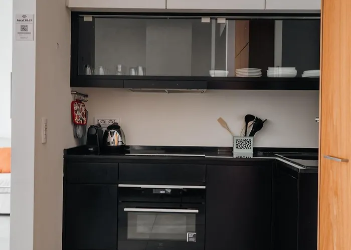 Large Milan's Navigli - 5 Gu... *