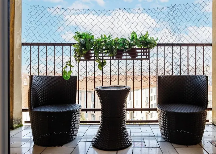 Center Rooftop With Terrace In Porta Romana *