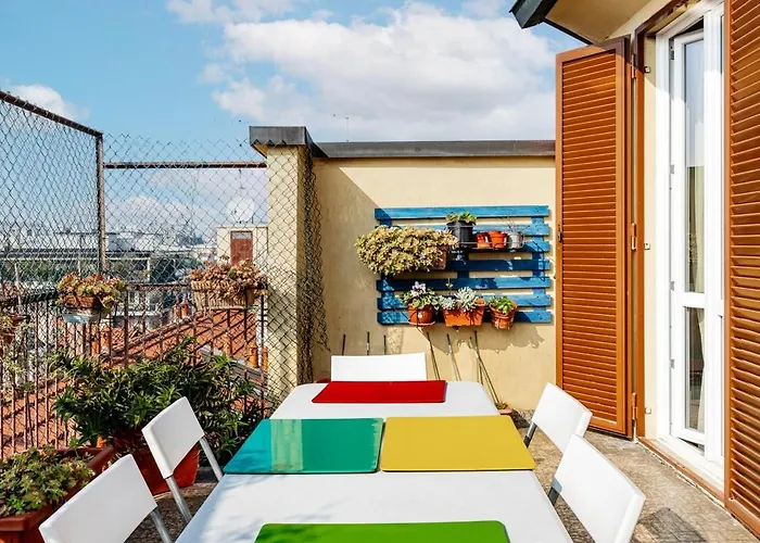Center Rooftop With Terrace In Porta Romana Lägenhet *