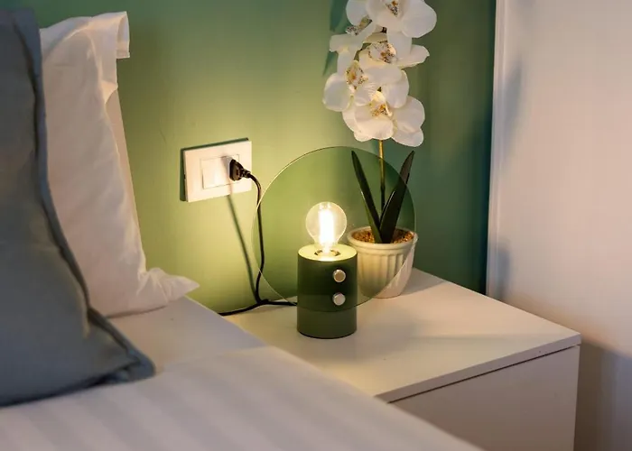 Habesha Flats - A Quiet Retreat Just Steps From The Metro M1 Appartement Milan