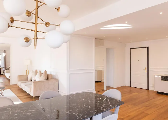 Lusso, Stile E Un Meraviglioso Terrazzo Nel Cuore Di Appartement