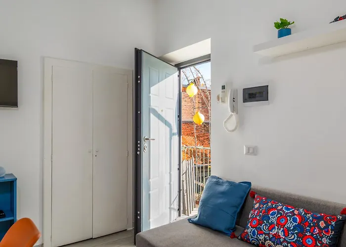 Habesha Flats - A Quiet Retreat Just Steps From The Metro M1 * Μιλάνο