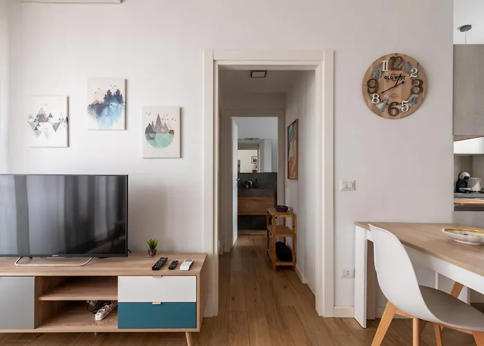 דירה Con Terrazzo Sui Tetti Milanesi *